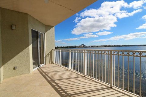 Condo in Orlando, Florida, 2 bedrooms  № 2228317 - photo 6