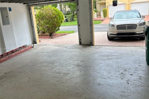 Снять в аренду таунхаус в Дорал, Флорида 4 спальни, 211.45м2, № 1945327 - фото 29