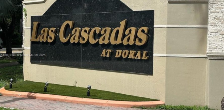 Таунхаус в Дорал, Флорида 4 спальни, 211.45м2 № 1945327