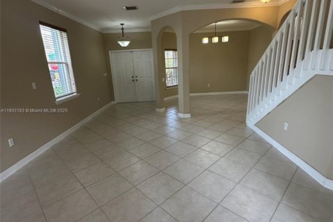 Снять в аренду таунхаус в Дорал, Флорида 4 спальни, 211.45м2, № 1945327 - фото 10