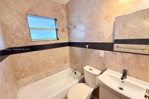 Casa en alquiler en Hallandale Beach, Florida, 1 dormitorio, 55.74 m2 № 1951147 - foto 7