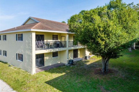 Apartment in Okeechobee, Florida 2 bedrooms, 80.82 sq.m. № 1907354 - photo 2