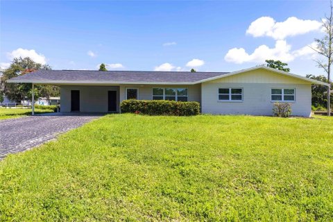 House in Fort Myers, Florida 3 bedrooms, 125.42 sq.m. № 1911843 - photo 1