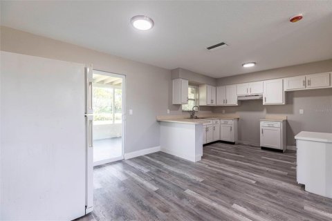 House in Fort Myers, Florida 3 bedrooms, 125.42 sq.m. № 1911843 - photo 8