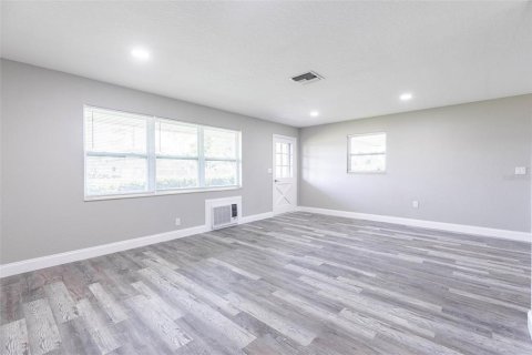 House in Fort Myers, Florida 3 bedrooms, 125.42 sq.m. № 1911843 - photo 5