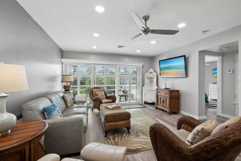 Copropriété à vendre à Sarasota, Floride: 1 chambre, 71.53 m2 № 2389151 - photo 11