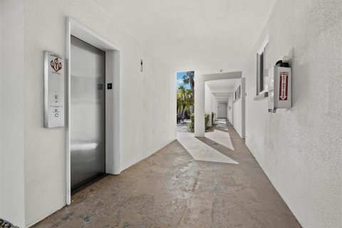 Copropriété à vendre à Sarasota, Floride: 1 chambre, 71.53 m2 № 2389151 - photo 24