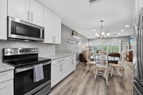 Copropriété à vendre à Sarasota, Floride: 1 chambre, 71.53 m2 № 2389151 - photo 8