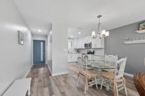 Copropriété à vendre à Sarasota, Floride: 1 chambre, 71.53 m2 № 2389151 - photo 4