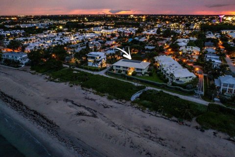 Condo in Ocean Ridge, Florida, 2 bedrooms  № 1058935 - photo 1