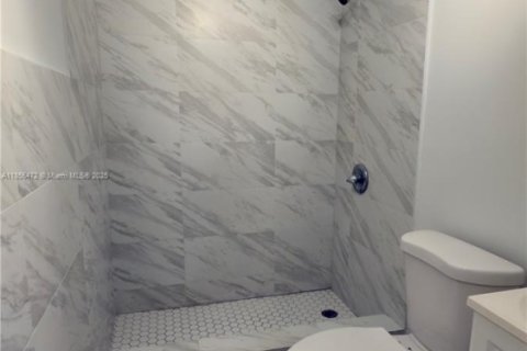 Снять в аренду виллу или дом в Майами, Флорида 2 спальни, 83.61м2, № 1878644 - фото 14