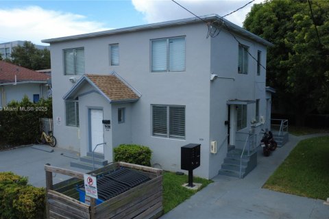 Снять в аренду виллу или дом в Майами, Флорида 2 спальни, 83.61м2, № 1878644 - фото 24