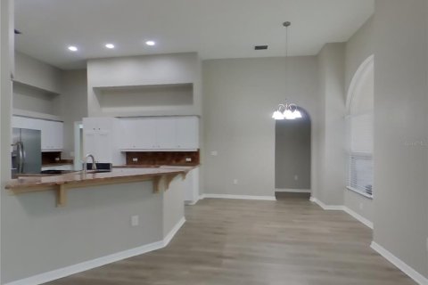 Casa en alquiler en Tampa, Florida, 4 dormitorios, 224.73 m2 № 1911923 - foto 7