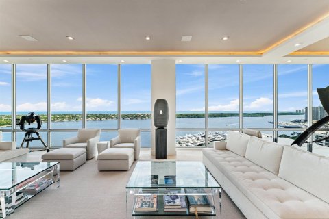 Condo in North Palm Beach, Florida, 3 bedrooms  № 2249566