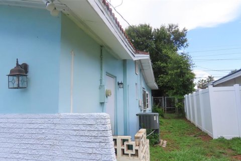 Casa en venta en Clearwater, Florida, 3 dormitorios, 115.76 m2 № 2224756 - foto 4