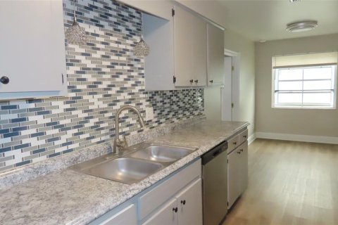 Casa en venta en Clearwater, Florida, 3 dormitorios, 115.76 m2 № 2224756 - foto 11