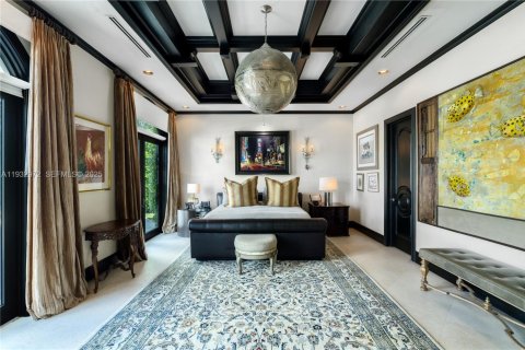 House in Bay Harbor Islands, Florida 7 bedrooms, 459.96 sq.m. № 1992612 - photo 20