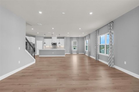 House in Clermont, Florida 5 bedrooms, 306.95 sq.m. № 2218197 - photo 22