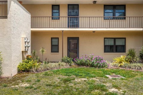 Condominio en venta en Lake Wales, Florida, 2 dormitorios, 100.8 m2 № 1719109 - foto 1