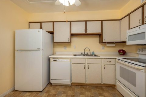 Condominio en venta en Lake Wales, Florida, 2 dormitorios, 100.8 m2 № 1719109 - foto 7