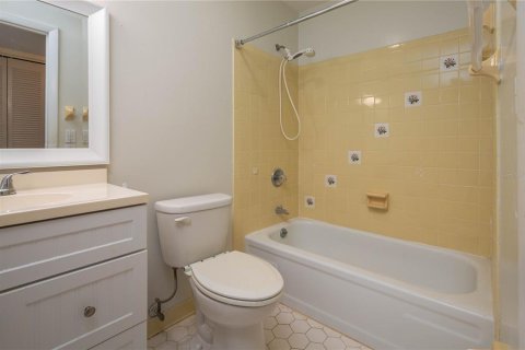 Condominio en venta en Lake Wales, Florida, 2 dormitorios, 100.8 m2 № 1719109 - foto 18