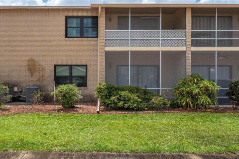 Condominio en venta en Lake Wales, Florida, 2 dormitorios, 100.8 m2 № 1719109 - foto 21