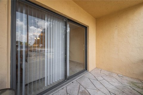 Condominio en venta en Lake Wales, Florida, 2 dormitorios, 100.8 m2 № 1719109 - foto 20
