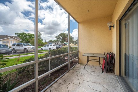 Condominio en venta en Lake Wales, Florida, 2 dormitorios, 100.8 m2 № 1719109 - foto 19