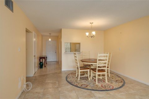 Condominio en venta en Lake Wales, Florida, 2 dormitorios, 100.8 m2 № 1719109 - foto 3