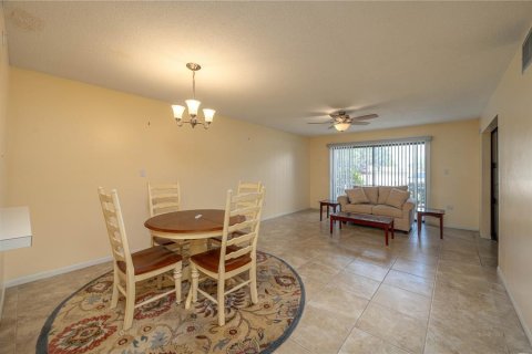 Condominio en venta en Lake Wales, Florida, 2 dormitorios, 100.8 m2 № 1719109 - foto 4