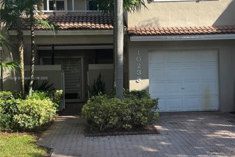 Condominio en Doral, Florida, 3 dormitorios  № 2021273