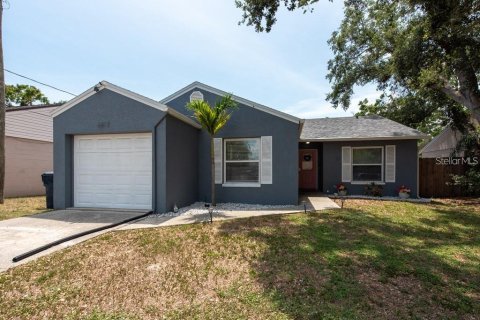 Villa ou maison à louer à Tampa, Floride: 3 chambres, 112.88 m2 № 1831673 - photo 1