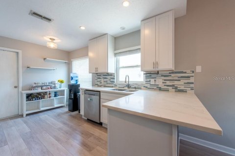 Villa ou maison à louer à Tampa, Floride: 3 chambres, 112.88 m2 № 1831673 - photo 10
