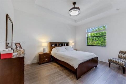 Adosado en venta en Miami, Florida, 4 dormitorios, 178.37 m2 № 1700033 - foto 16
