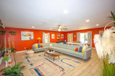House in Palm Coast, Florida 4 bedrooms, 247.12 sq.m. № 1853411 - photo 19