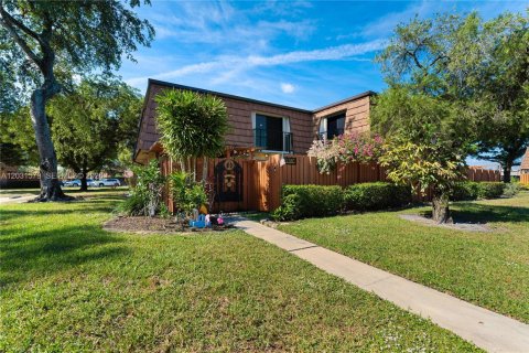 Adosado en Davie, Florida 3 dormitorios, 138.24 m2 № 2186123