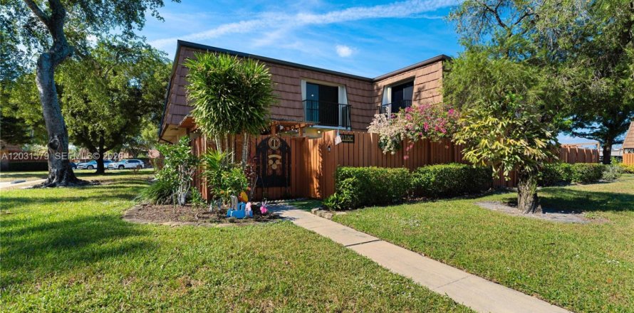 Adosado en Davie, Florida 3 dormitorios, 138.24 m2 № 2186123