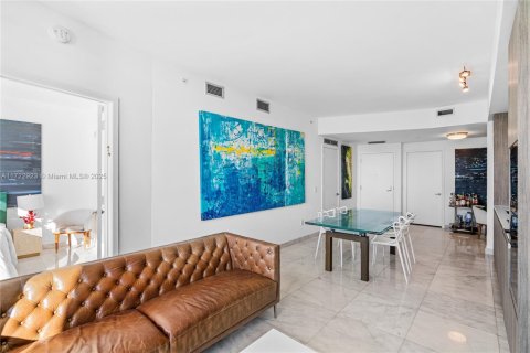 Condominio en venta en Miami, Florida, 1 dormitorio, 73.39 m2 № 1702532 - foto 11