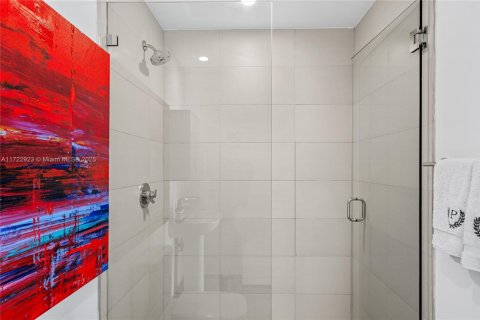 Condominio en venta en Miami, Florida, 1 dormitorio, 73.39 m2 № 1702532 - foto 9