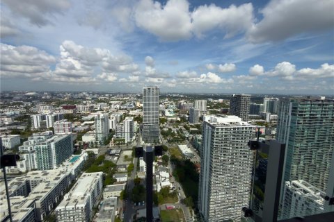 Condominio en alquiler en Miami, Florida, 4 dormitorios, 351.91 m2 № 2088638 - foto 27