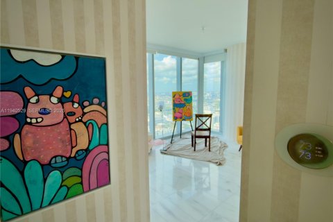Condominio en alquiler en Miami, Florida, 4 dormitorios, 351.91 m2 № 2088638 - foto 18