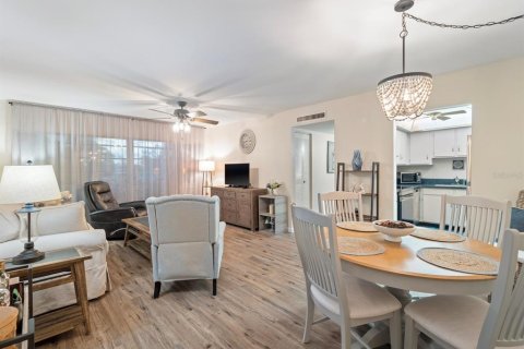 Condo in Port Charlotte, Florida, 2 bedrooms  № 1572778 - photo 5