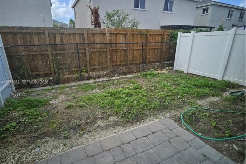 Снять в аренду таунхаус в Хомстед, Флорида 3 спальни, 138.24м2, № 2050108 - фото 24