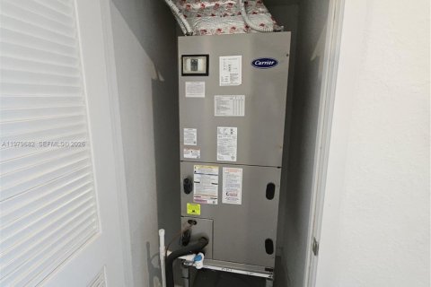 Снять в аренду таунхаус в Хомстед, Флорида 3 спальни, 138.24м2, № 2050108 - фото 23