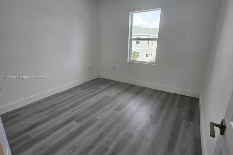 Снять в аренду таунхаус в Хомстед, Флорида 3 спальни, 138.24м2, № 2050108 - фото 17