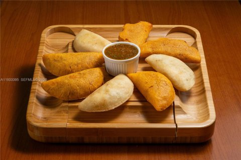 Immobilier commercial à vendre à Miami, Floride № 2053337 - photo 10