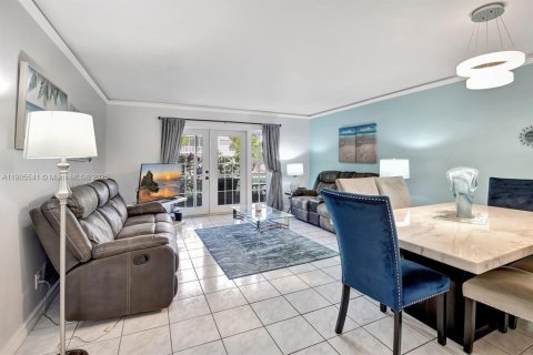 Condominio en venta en Hallandale Beach, Florida, 2 dormitorios, 101.45 m2 № 1964102 - foto 7