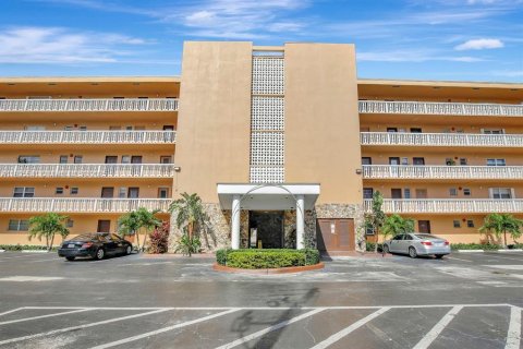 Condominio en venta en Hallandale Beach, Florida, 2 dormitorios, 101.45 m2 № 1964102 - foto 28