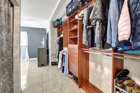 Condominio en venta en Hallandale Beach, Florida, 2 dormitorios, 101.45 m2 № 1964102 - foto 22