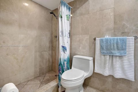 Condominio en venta en Hallandale Beach, Florida, 2 dormitorios, 101.45 m2 № 1964102 - foto 27